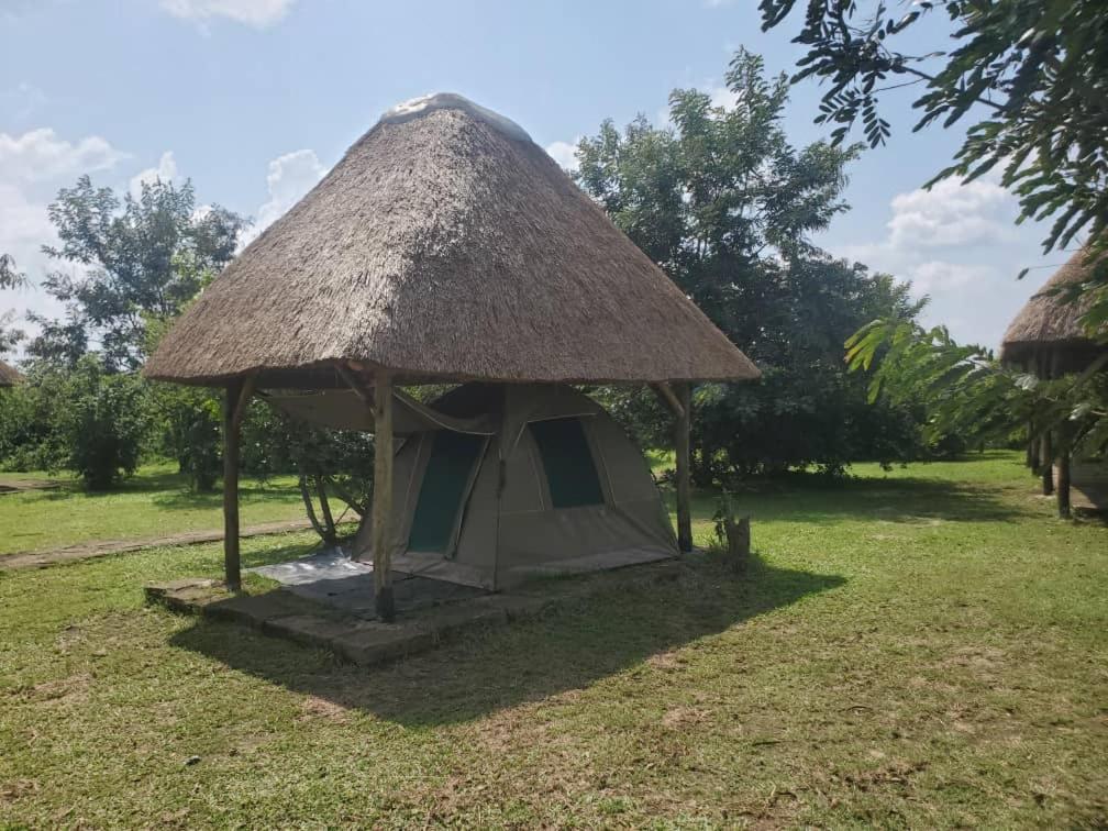 Engiri Game Lodge And Campsite Katunguru エクステリア 写真