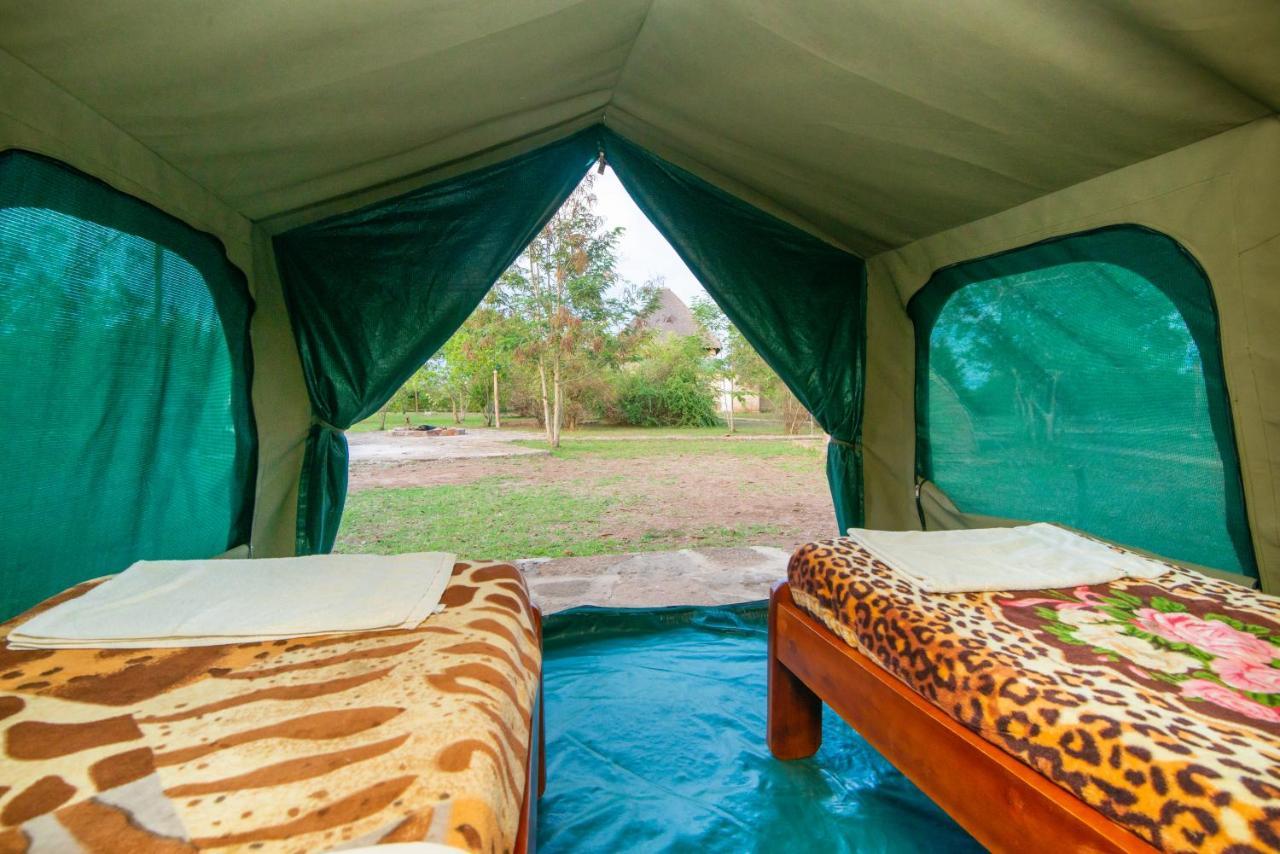 Engiri Game Lodge And Campsite Katunguru エクステリア 写真